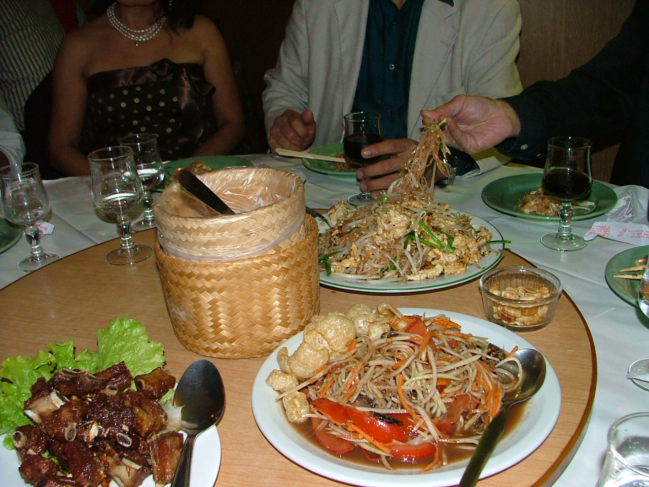 Acceuil des paltalkeurs(euses) LaoParis Admin lao2001 061.jpg